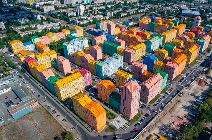Житловий комплекс Комфорт Таун у середмісті Києва (вид зверху)